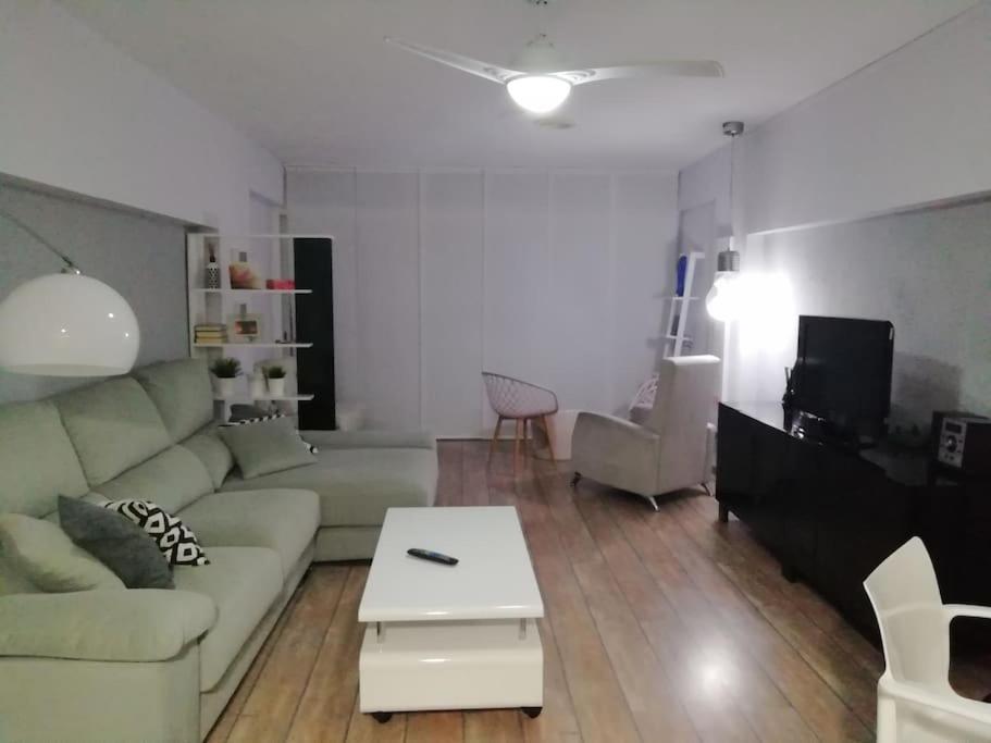 Apartamento Playa بلايا بوبلا دي فارنالز المظهر الخارجي الصورة