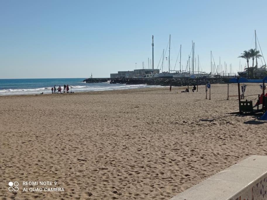 Apartamento Playa بلايا بوبلا دي فارنالز المظهر الخارجي الصورة
